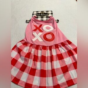 NWT WOOF Pet Apparel Pink and Red Valentines XOXO Dress. Size L
